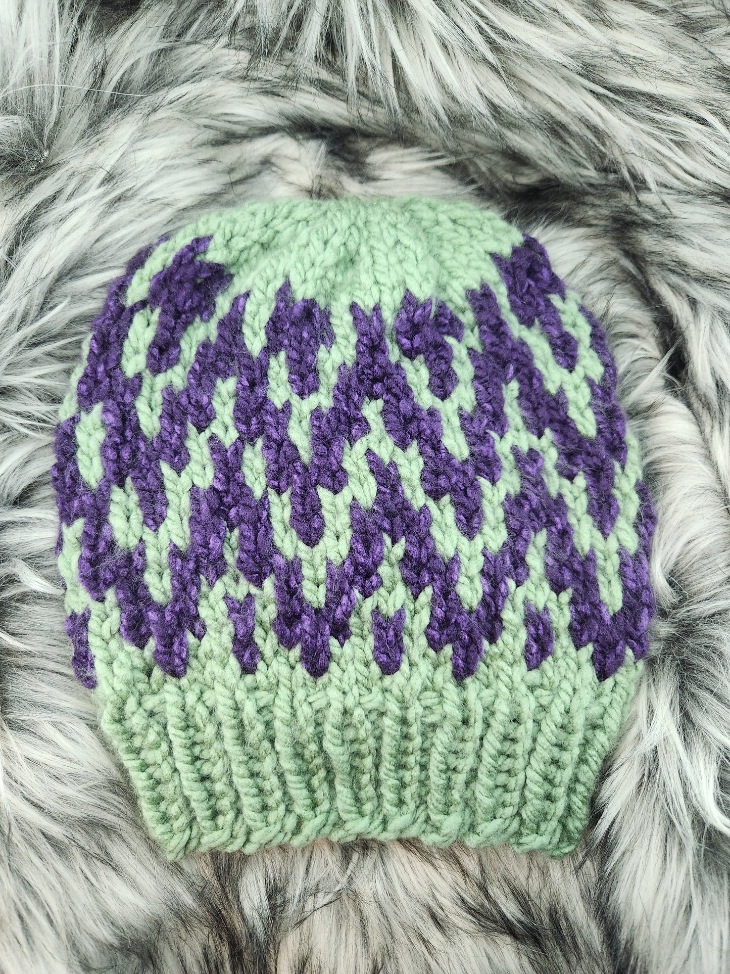 Acrylic Adult S/M ZigZag Beanie