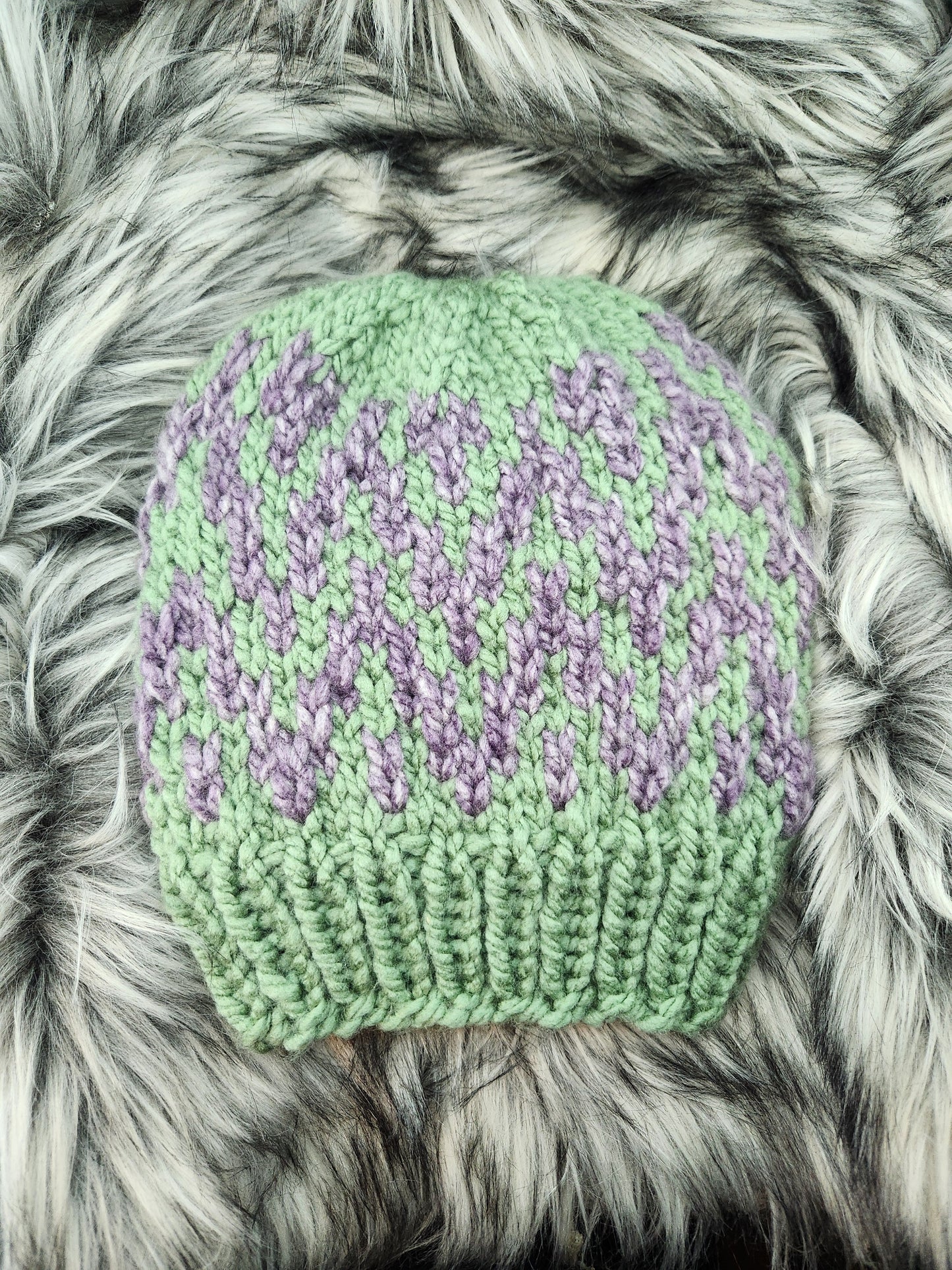 Acrylic Adult S/M ZigZag Beanie