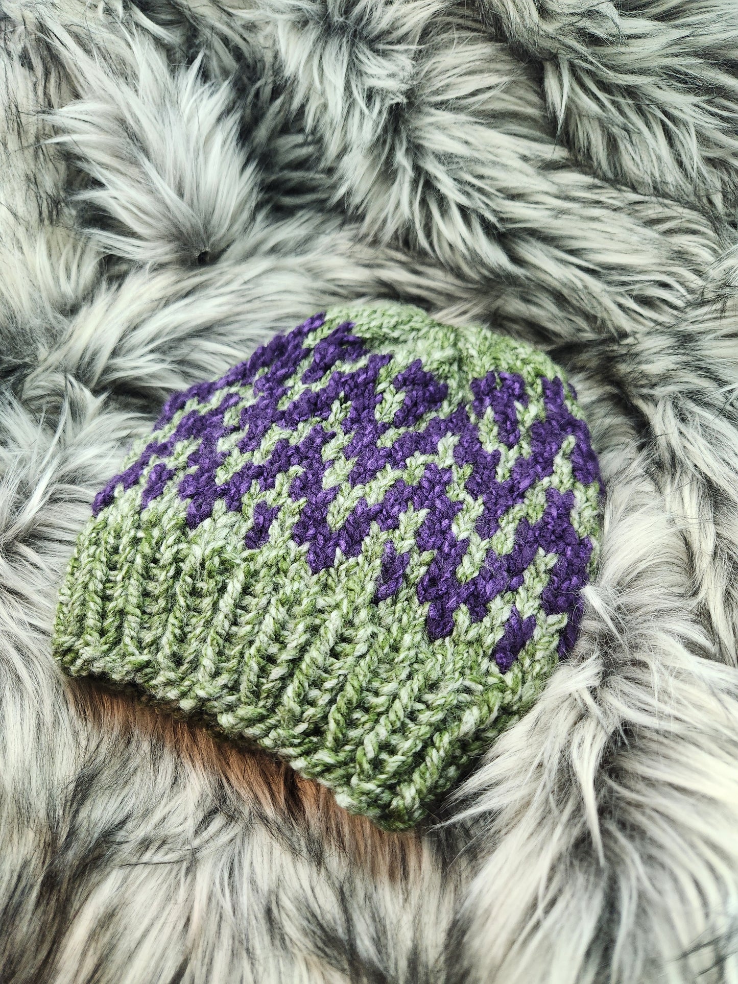 Acrylic Adult S/M ZigZag Beanie