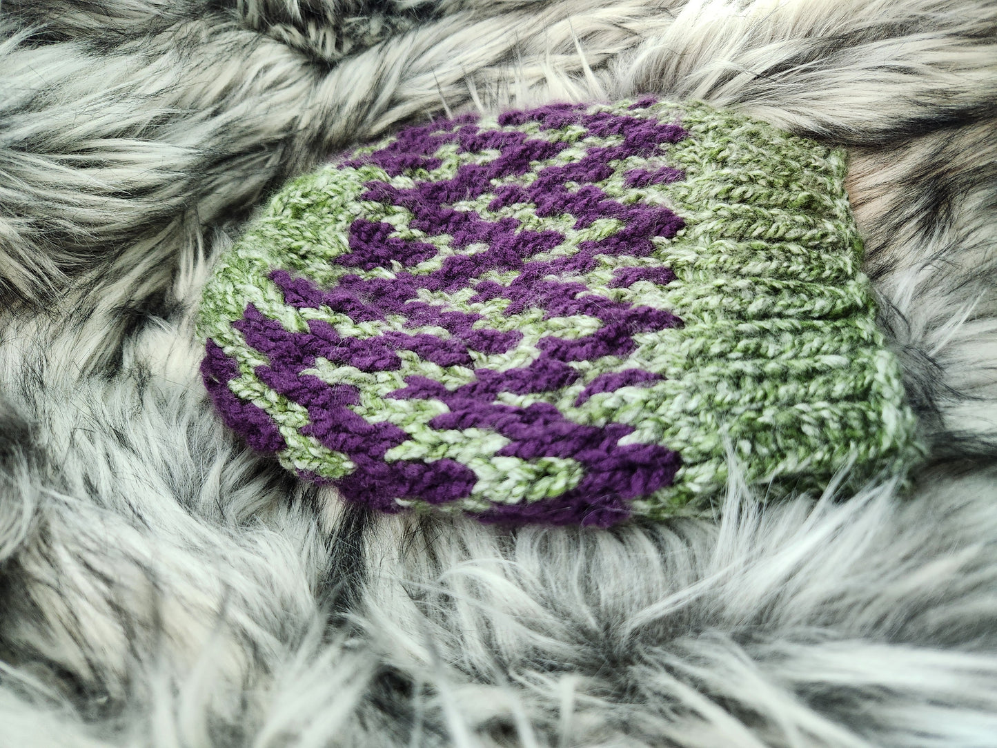 Acrylic Adult S/M ZigZag Beanie