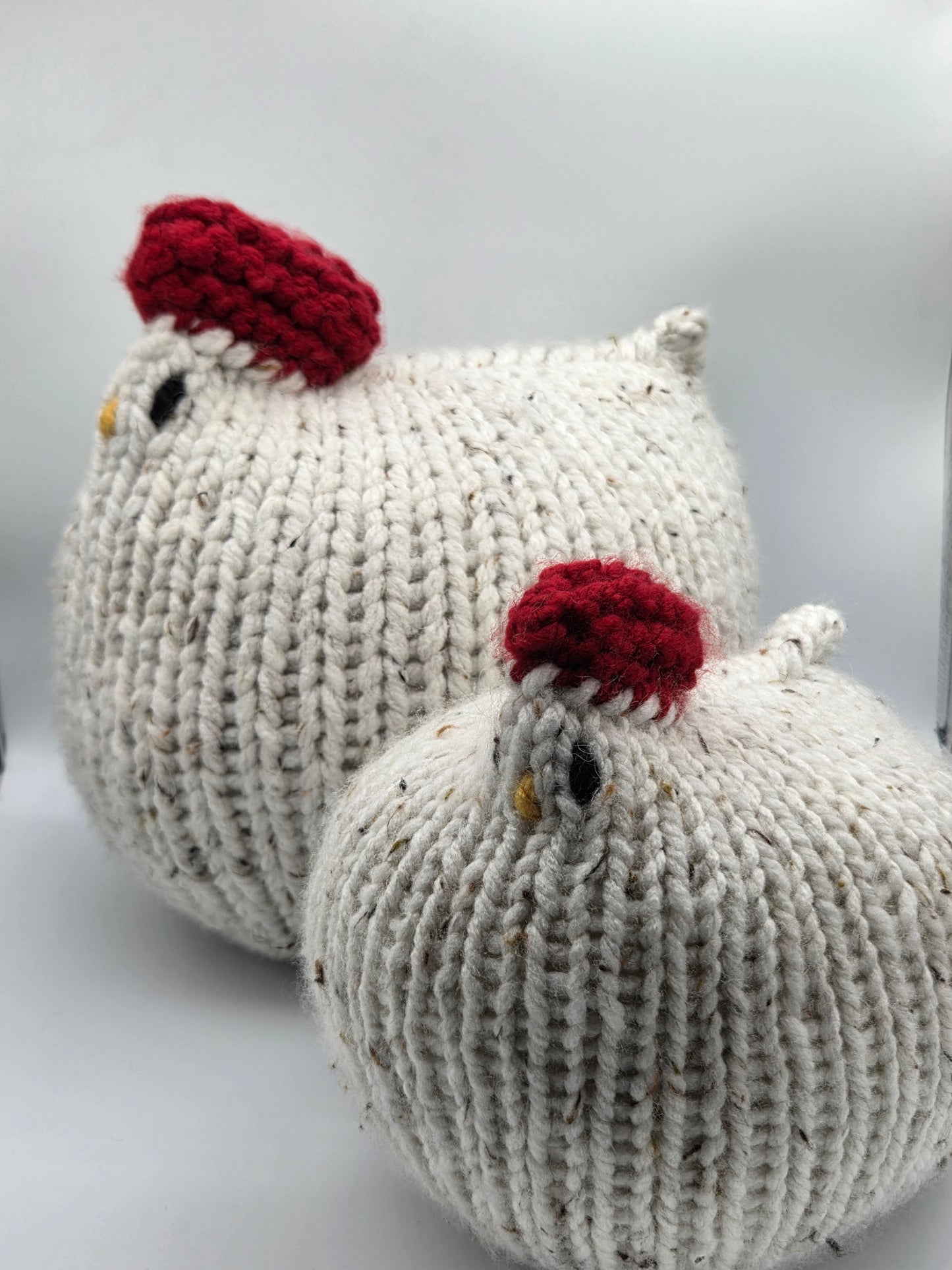 Medium Chicken (white tweed)